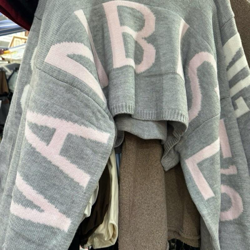 Áo len chữ dáng crt ngắn siêu dễ mix đồ 81 | BigBuy360 - bigbuy360.vn Áo len chữ dáng crt ngắn siêu dễ mix đồ 81 | BigBuy360 - bigbuy360.vn