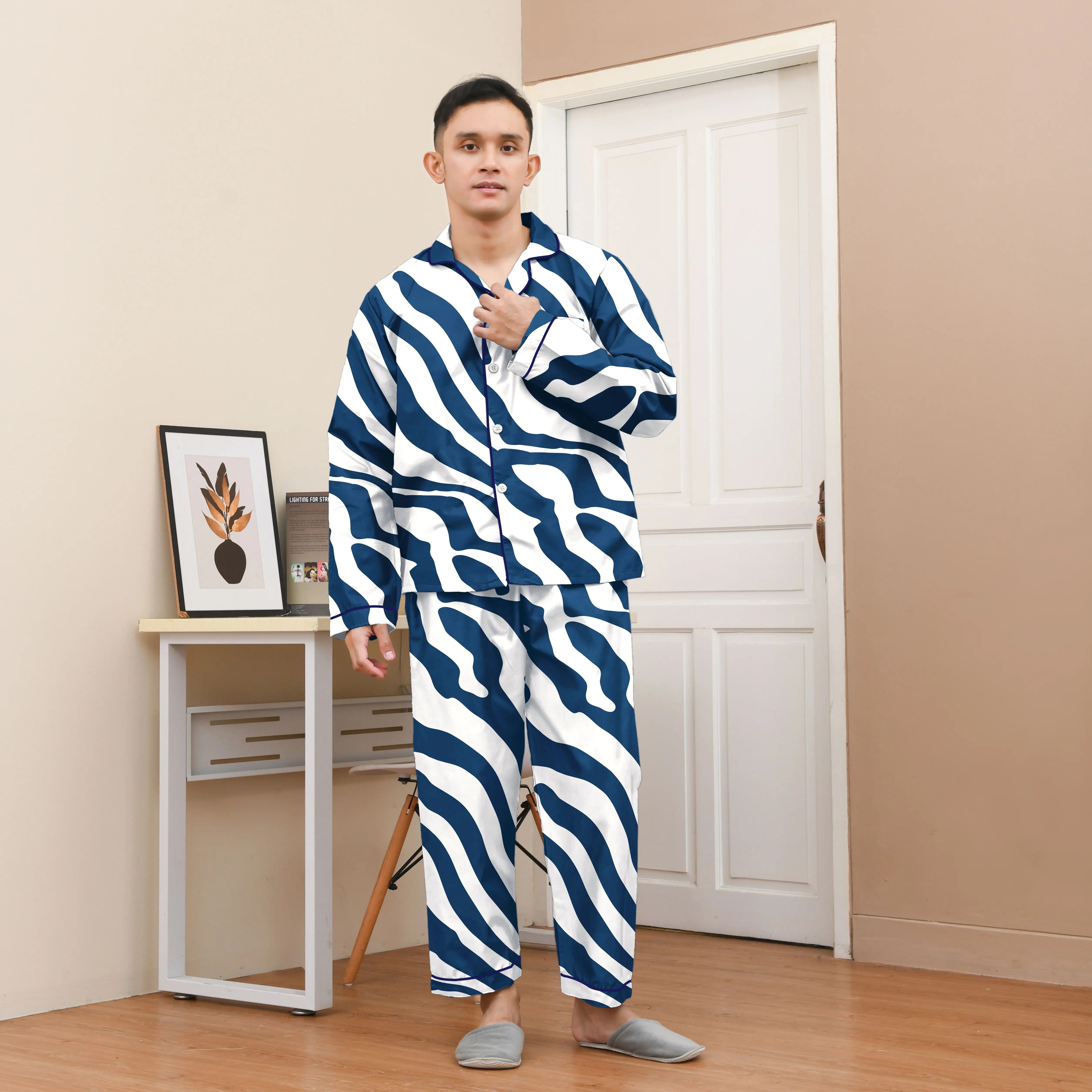 Nyenyak Piyama Pria PP ( Size M ) Bahan Katun / Setelan Baju Tidur Nyaman Dewasa Celana Panjang Tangan Panjang Motif Karakter Cowok