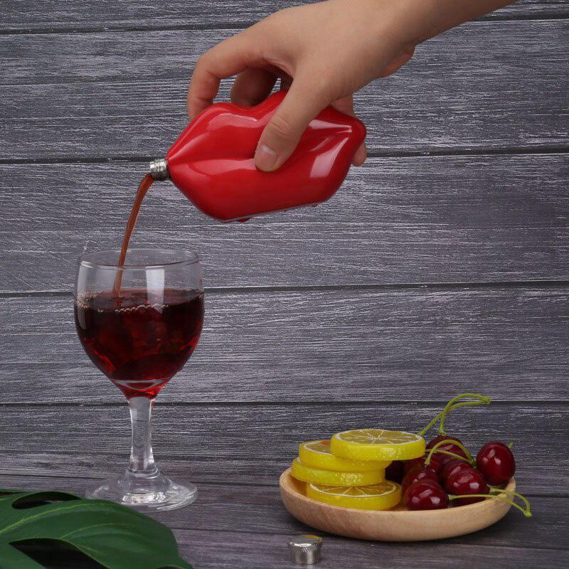 Hip Flask Red Lips Shape 5oz Food Grade Stainless Steel Alcohol Whiskey Bottle Gifts Drinkware Bridesmaid Flasks 3