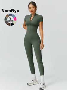 Mono deportivo de color liso con cremallera en el pecho y control de abdomen para mujer, mono deportivo ajustado de manga corta con cuello alto, ropa deportiva para mujer para yoga, gimnasio, entrenamiento y para correr