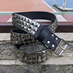 GESPER PUNK / METAL PIRAMID TOPONG