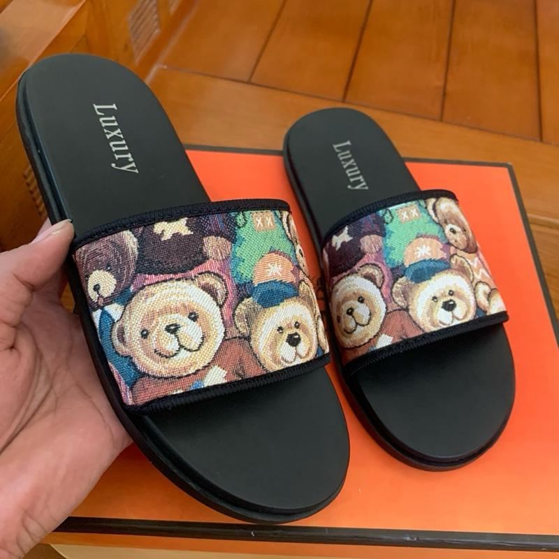  Dép nam Gấu nhỏ ,đế cao su non 2 lớp đã khâu quai với đế dép nam rất phù hợp đi chơi đi dạo phố DéP Dép Lê Đế Bằng Slipper 