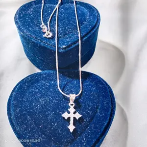 kalung italy santa  liontin salib permata berat  3,6gr