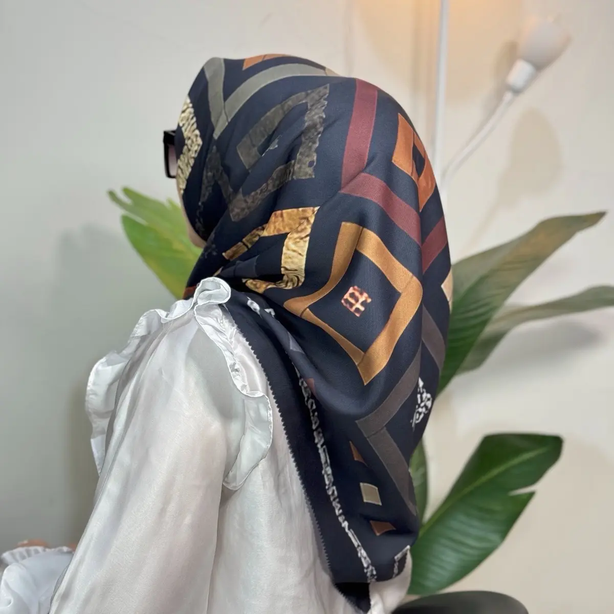 Kerudung Segi Empat Voal Motif Sublime NL 110x110 Lembut Adem Tidak Licin - Nilna Story - Jilbab