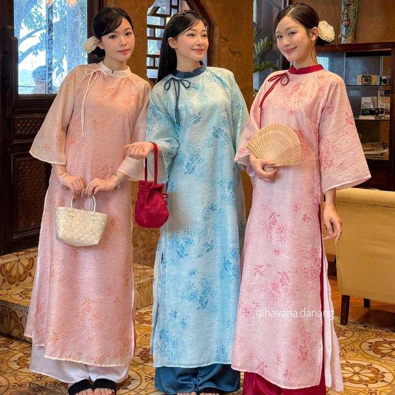   HAVANA  CÓ BIGSIZE - Áo dài voan tơ in hoạ tiết NHÃ TỊCH phối cổ trụ màu thắt nơ buộc kèm quần Satin AD234 