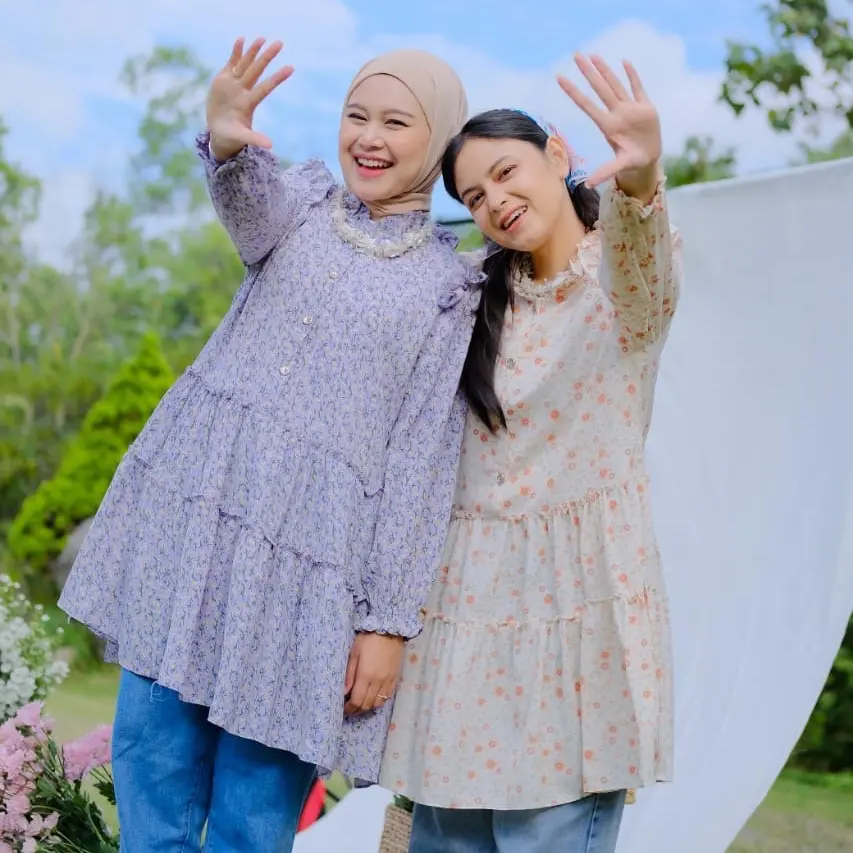Karen Tunik Motif Bunga Bahan Crepe Flowly Busui Friendly karet muslim Ruffle Kancing Panjang Variasi