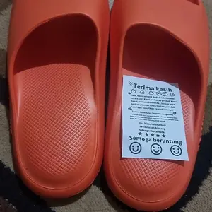 jelly Sandal Slop Wanita Polos Double Strap Sandal Wanita Ringan Empuk Bahan Karet Sendal Jepit hitam putih shoes pantai sendal