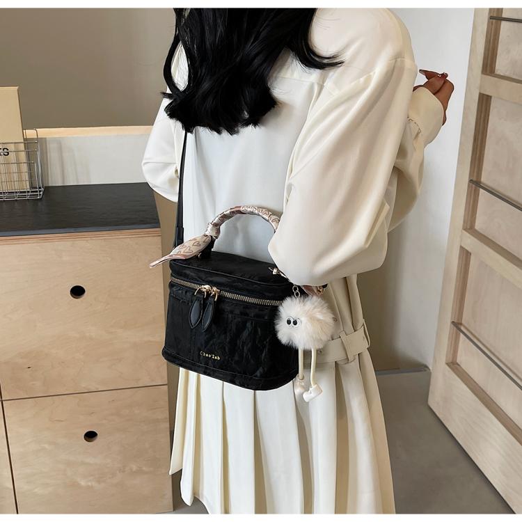 Product Introduction of Túi Đeo Vai Thời Trang, Túi Đeo Chéo, Dành Cho Nữ, Phong Cách Và Dễ Phối Đồ Túi Khăn Quàng Cổ Siêu Hot, Phổ Biến Và Bán Chạy, Mới Cho Năm 2024 Bag 10