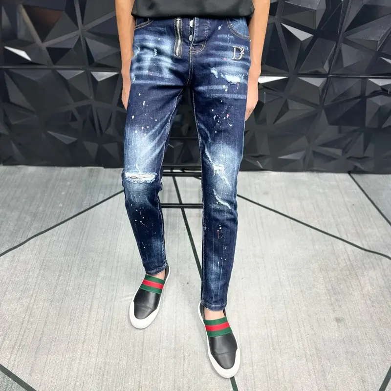 Quần jean khoá lệch thêu D/2 rách nhẹ hai bên hot new DOANH XÙ JEAN VN 0