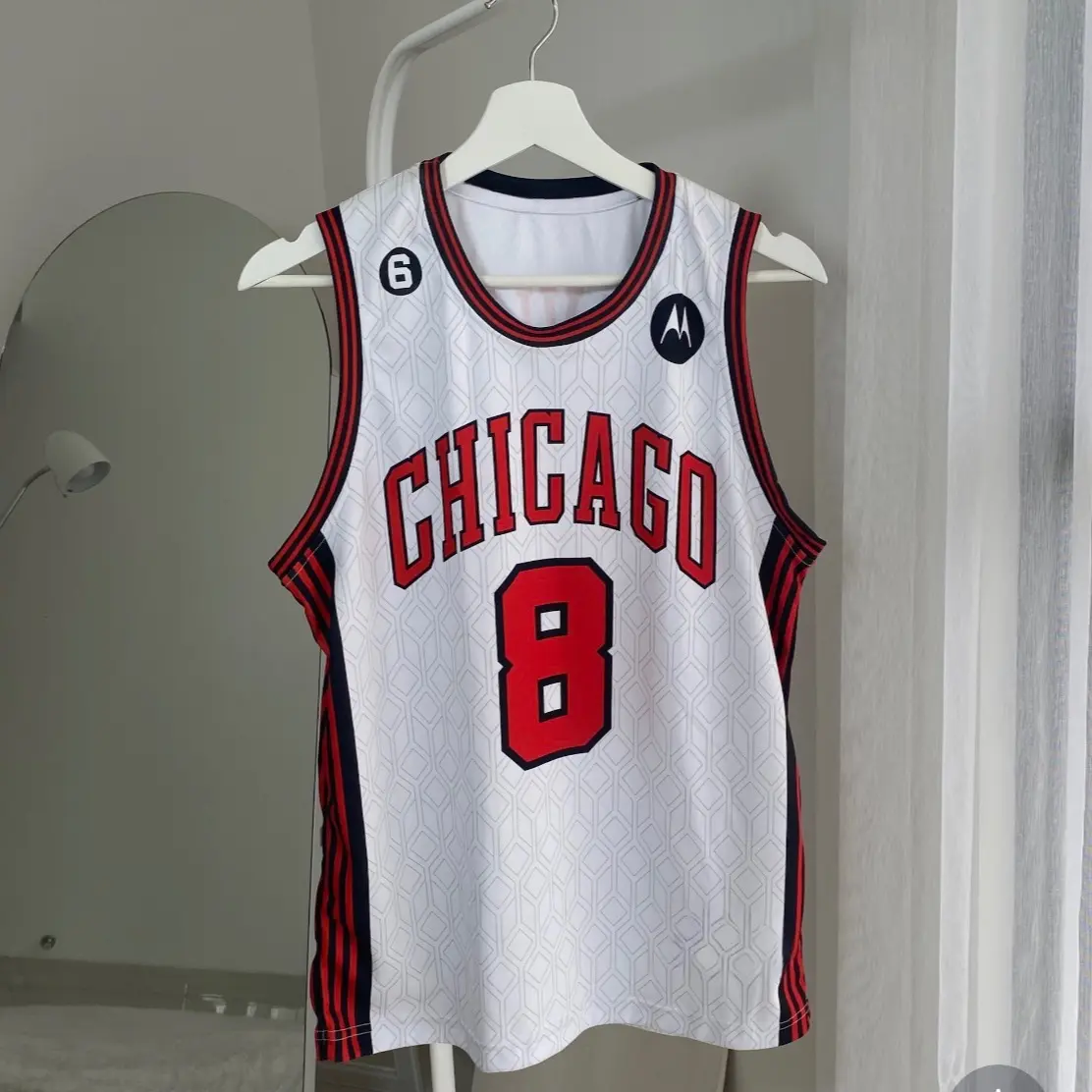 JERSEY BASKET CHICAGO LAVINE PUTIH 8 SWINGMAN