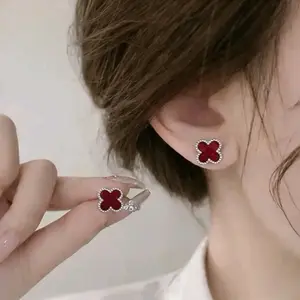 Anting Tusuk Clover Redblack Warna Silver, Gold dan Rosegold