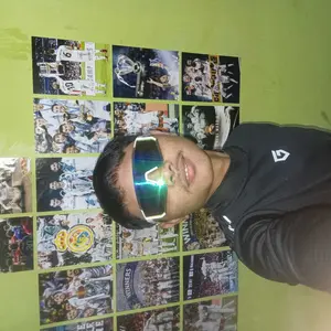 Poster Sticker club Real Madrid | tinggal tempel [isi 24 gambar]