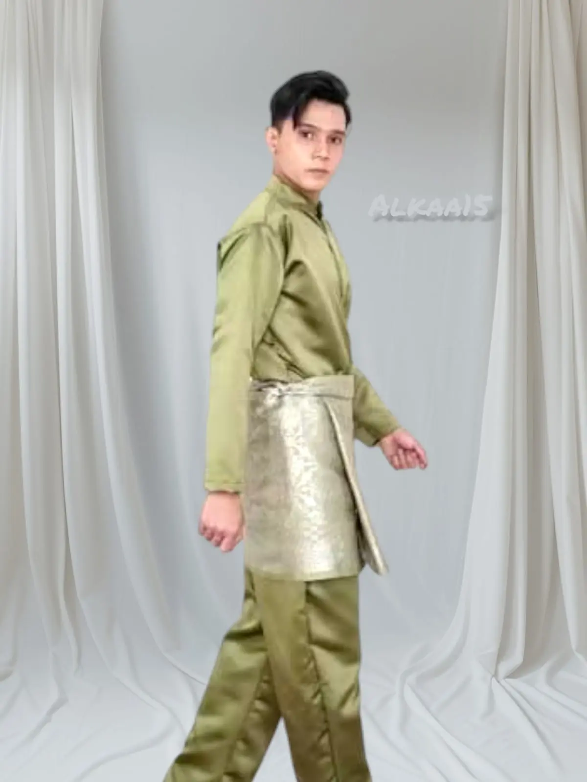 SETELAN BAJU DAN CELANA TELUK BELANGA