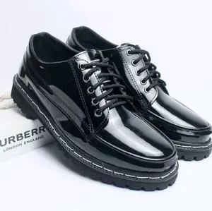 Sepatu Pantofel Docmart Sepatu Oxford Formal Pria Tali Hitam Premium Anti Slip Size 39-43 Nyaman & Aman untuk Kerja Karet TPR Insole Anti Slip Elegan dan Tahan Lama