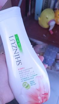 Product Review of Find It Store - Shinzui Skin Lightening Hand & Body Lotion 210ml | Lotion Tubuh | BPOM Original Memudarkan Pencerah Perawatan Scrub Mencerahkan Jamur Arbutin Memutihkan Niacinamide Wangi from c**🦢 0