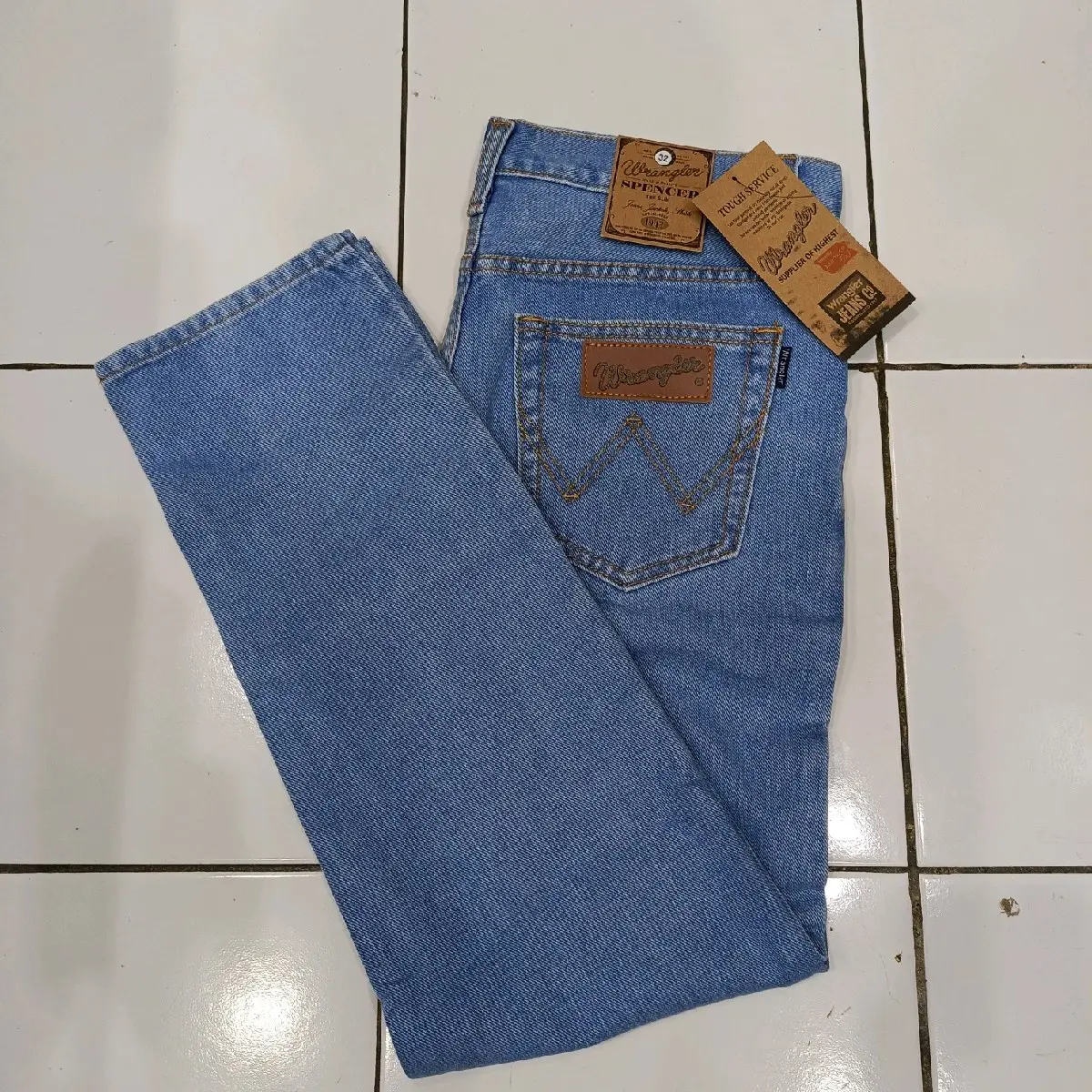 Wrangler Celana Jeans Panjang Pria Standar Warna Biru Muda/Bioblit Kece/Jeans Pria Reguler