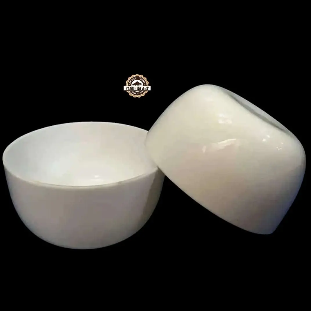 Mangkok lawas kristal susu