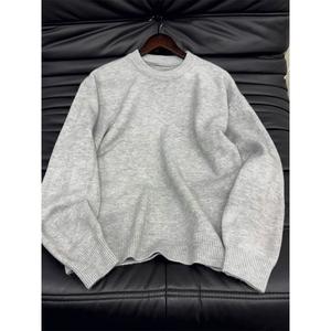 きれいめライトグレーニット｜上品な丸首シルエット｜ゆったり着こなすベーシックセーター #きれいめニット #ベーシックニット