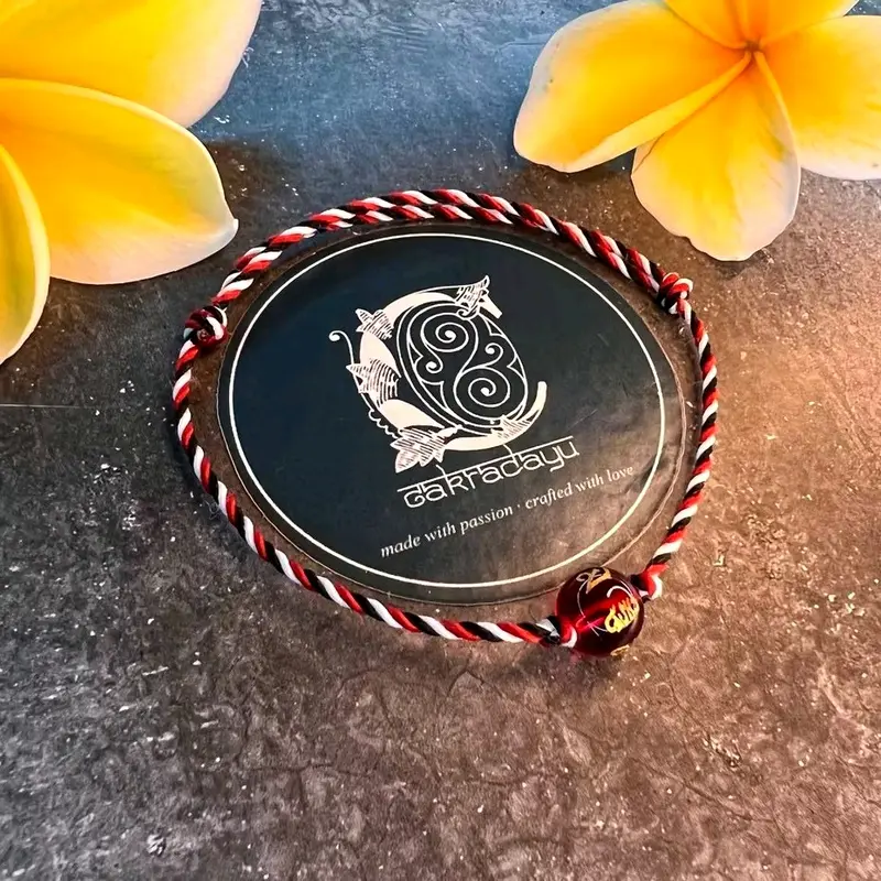 CAKRADAYU Gelang Keberuntungan Tridatu Kristal Tibet Mantra Asli Khas Bali 5