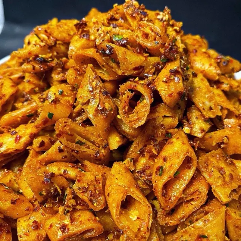 1kg LUMRING lumpia kering keripik lumpia pedas rempah daun jeruk