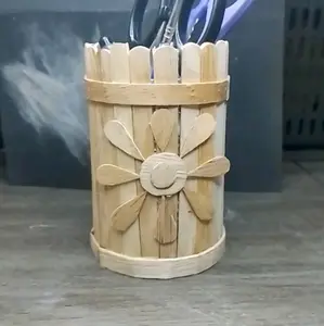 seni karya tempat pensil estetik dari stik ice cream Stationery