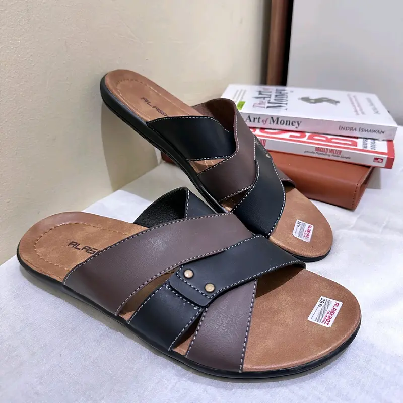 Sandal Tasik Pria Modern Model Slip On Elegan Anti Slip 0