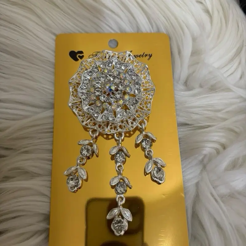 Bros kebaya midi elegan anting juntai dibawah