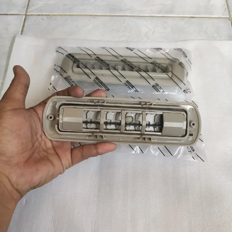 Grill gril Kisi kisi ac belakang blower mobil toyota kijang innova lama 2005-2015 ORIGINAL Harga untuk 1pcs warna CREAM Car 6
