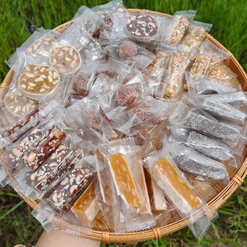 Combo Kẹo Mix 8 Vị Kẹo Ngon Kẹo Khóm Dừa Non Khóm Cuộn Kẹo Chuối Các Loại Kẹo Me Mè Xửng Gừng Phấn Đặc Sản Bến Tre