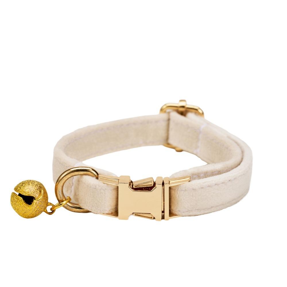 Collar Kucing Velvet Soft dengan Lonceng Emas & Buckle Ajustable | Soft Velvet Cat Collar with Gold Bell & Adjustable Buckle