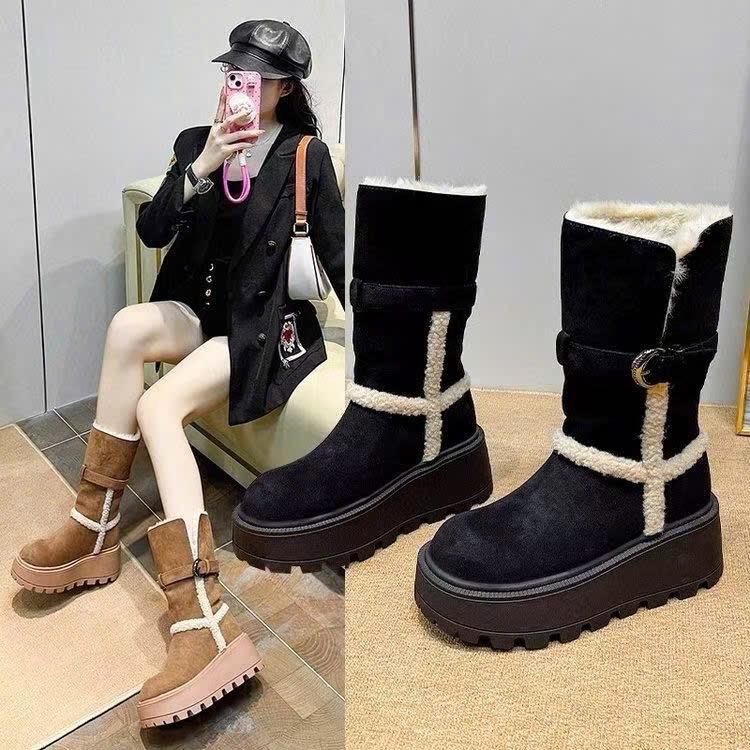  Giày bốt nữ lót lông dạng xỏ đế bánh mì bề mặt da lộn mang được 2 kiểu phong cách thời trang Hàn Quốc 