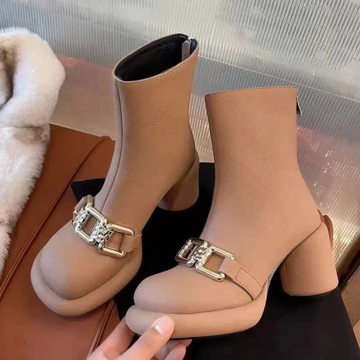 SEPATU BOOTS HAK TINGGI KULIT IMPORT B86