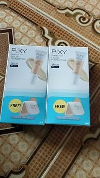 Product Review of Pixy Perfect Fit Liquid Foundation SPF35 PA++ Gratis Pixy UV Whitening Two Way Cake Refill Wajah from U**k M** 1