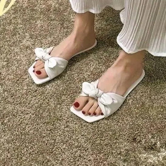 Q-WARRY STORE " FINNA " Sendal teplek wanita kekinian elegat style anti slip Sandal Cewek Jepit 3