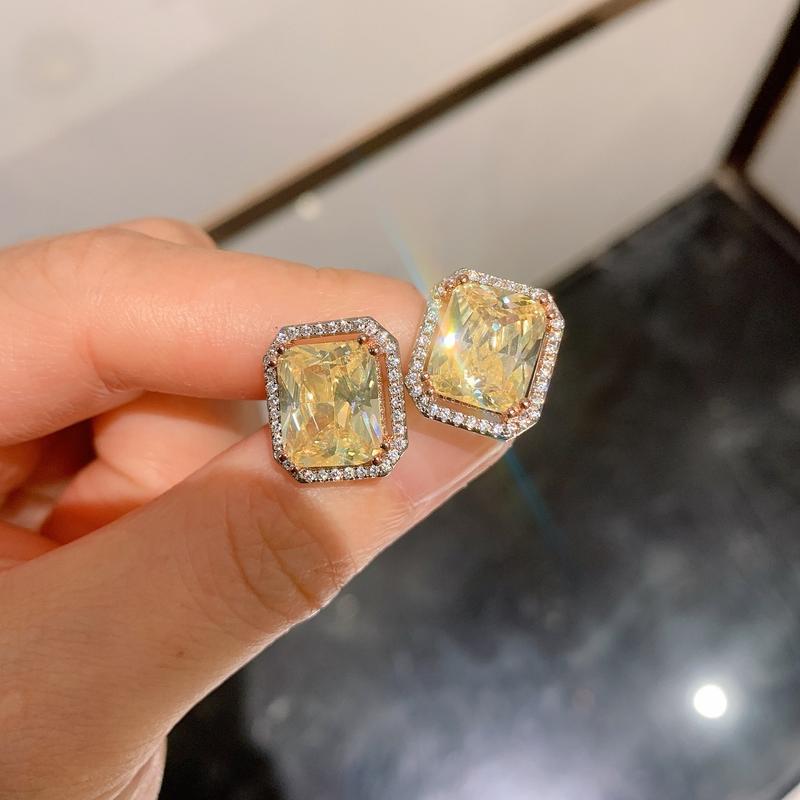 Lux Co.Yellow square crystal neecklace,earrings and ring set. 1