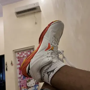 Mizuno SEPATU VOLLY WAVE MOMENTUM 3 LOW GRADE ORI SEPATU BADMINTON IMPOR MURAH Nyaman Pria Wanita Volley Lace-up Closure Size 39-45