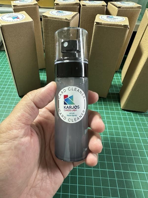 Pembersih Kartu TCG KARJOS Cards Lab+ Kemasan Baru Nano Spray 60 ml (bonus 20 ml) – Perawatan Permukaan Kartu Pokémon, Yugioh, One Piece, Koleksi kartu TCG Pembersih Kartu TCG KARJOS Cards Lab+ Kemasan Baru Nano Spray 60 ml (bonus 20 ml) – Perawatan Permukaan Kartu Pokémon, Yugioh, One Piece, Koleksi kartu TCG