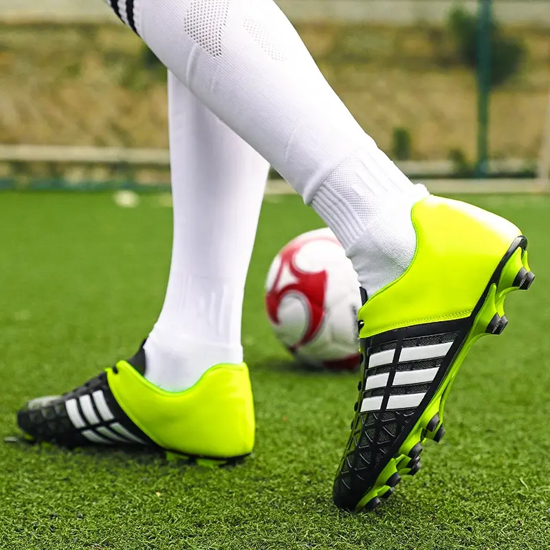 Must ready stock EU31-40Men's soccer shoes outdoor kids soccer boots football shoes Futsal Football shoes sports shoes