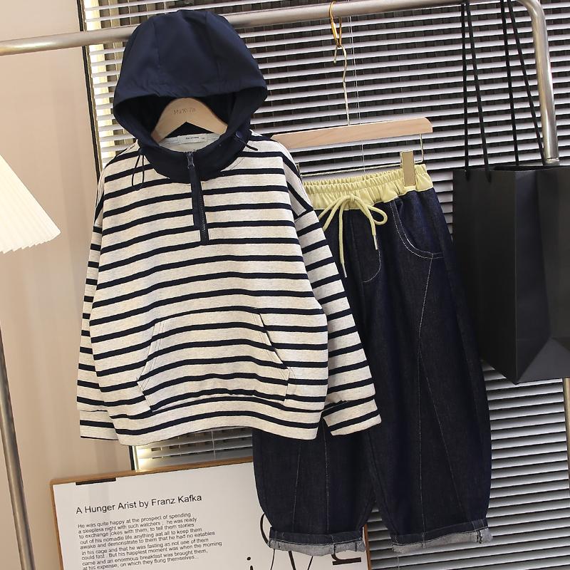 Áo Hoodie Bé Trai Sọc Đen Trắng Kèm Mũ – Size 120-170 – Form Rộng, Chất Nỉ Bông Ấm Áp, Phong Cách Hàn Quốc