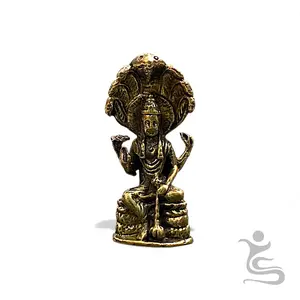 Patung Mini Dewa Duduk Naungan Ular Dekorasi Kuningan Artistik Hiasan Rumah Unik dan Elegan