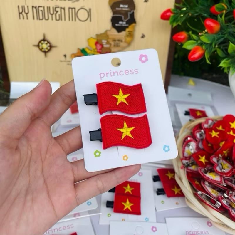 Set 02 Kẹp Tóc Lá Cờ Việt Nam, Kẹp Tóc Cờ Đỏ Sao Vàng K10