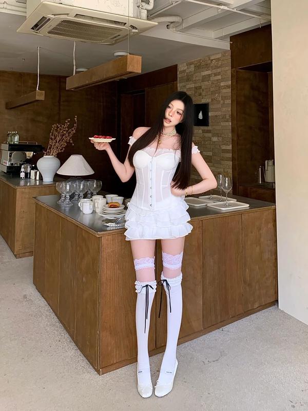Lancy Set váy Trắng vibes mùa hè đi biển áo quây tơ mix corset ren cup ngực , chân váy tơ xòe tầng có lót quần 0