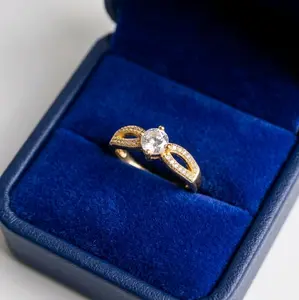 Cincin Permata Silang Titanium Gold Tidak Luntur Bisa COD Kekinian Simple dan Elegan untuk Tampilan Mewah - Rings