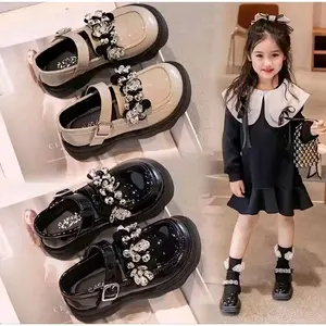 sepatu anak perempuan kekinian dengan ga modern