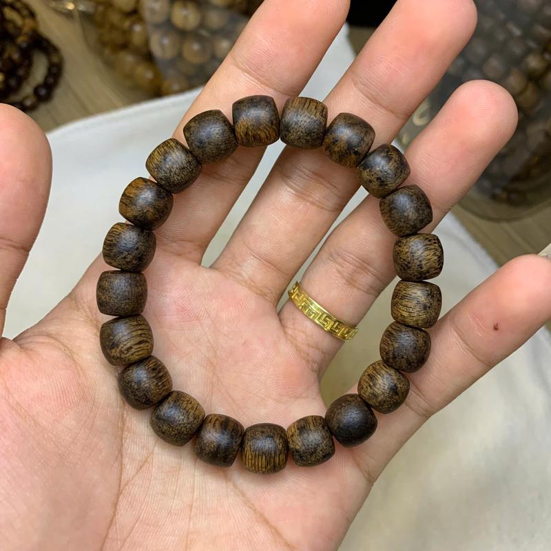 Vòng Tay Trầm Hương Dáng Lu Thống Tone Dầu Socola Mùi Thơm Thanh Ngọt Dầu Đen Đẹp | Trầm Hương Phúc Tử Vi