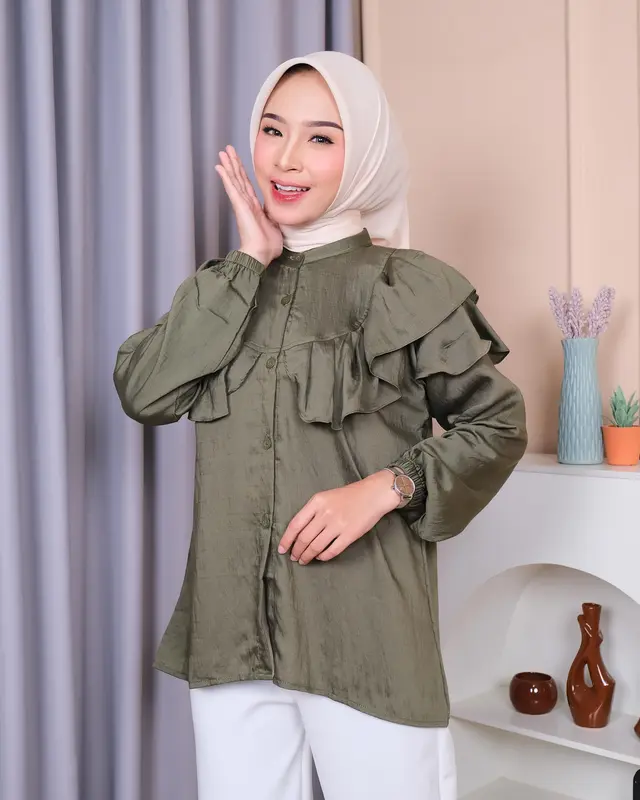Baju Atasan Wanita Raina Terbaru Bahan Pollo Linen Blus Simpel Elegan Tangan Panjang Wudhu Friendly Busui Friendly Katun Casual Formal Dewasa Desain Ruffle Kancing Muslim Kerja Hitam Simple Dress Putih Santai Basic Kantor 4