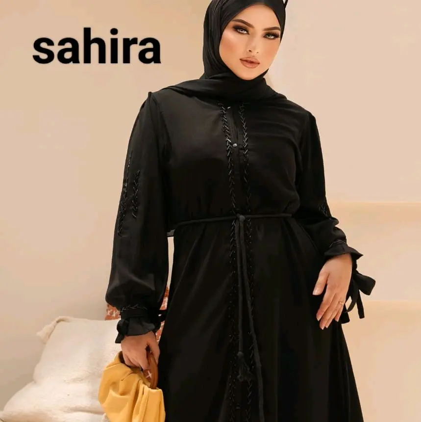 Abaya sahira  Kombinasi payet muka belakang tangan warna senada hitam jahit manual,anggun elegan   Kancing cetit pres dr atas sampai bawah jd bisa outer maupun gamis   Bahan jet black bonanza   mewah elegan  free belt.