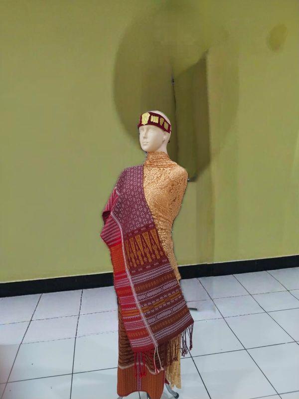 Songket Tumtuman tanpa sambung by Hutagaol Songket