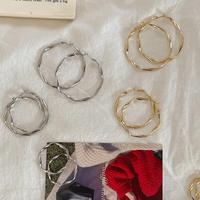 Gambar EAR PARTNER-925 Jarum Perak Anting-anting Moebius lingkaran besar untuk wanita, desain eksklusif yang elegan, Anting Hoop Perak Retro Kualitas Tinggi - Original Gaya Korea Elegan | Gratis COD - Keperakan Kecil dari EAR PARTNER Kota Administrasi Jakarta Utara 3 Tokopedia