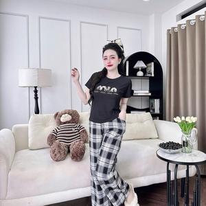 Sét bộ áo cổ tròn tay ngắn thun tăm lạnh,phối quần suông caro in Hàn .